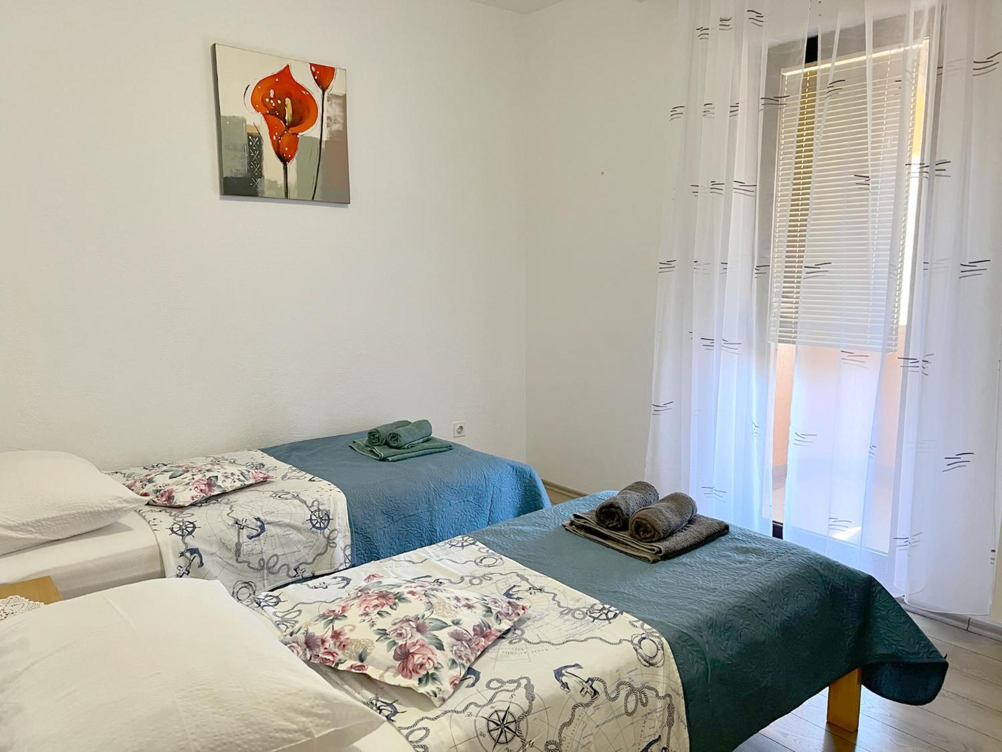 Apartments Ares Ровин Екстериор снимка