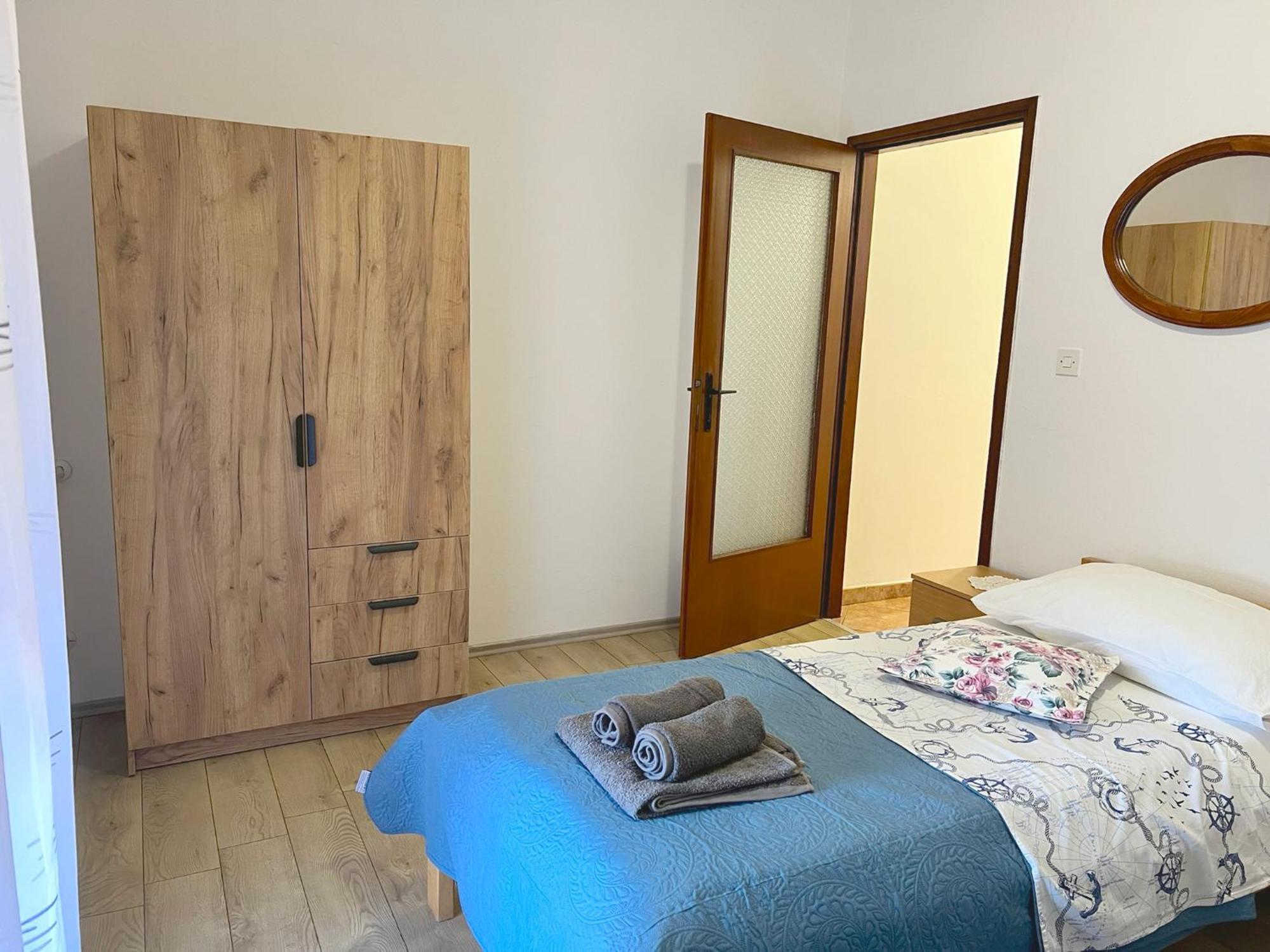 Apartments Ares Ровин Екстериор снимка