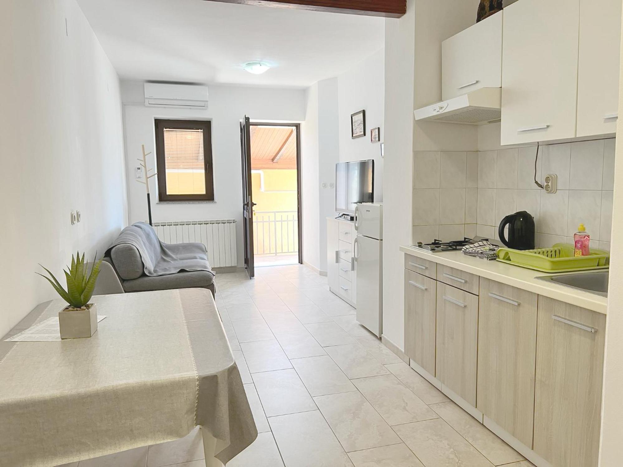 Apartments Ares Ровин Екстериор снимка
