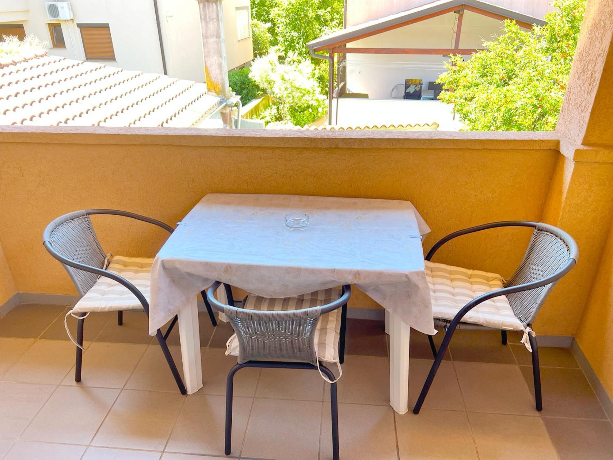Apartments Ares Ровин Екстериор снимка