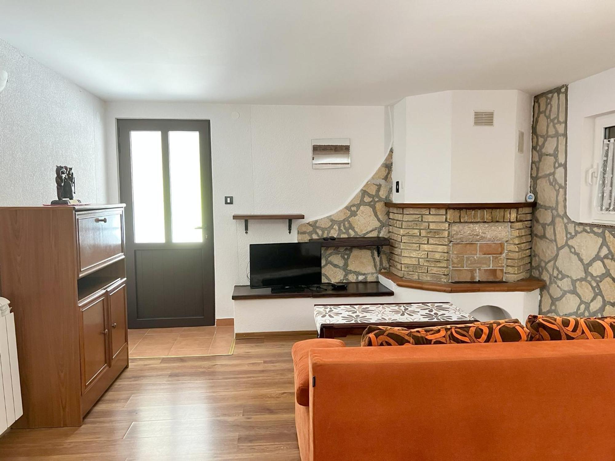 Apartments Ares Ровин Екстериор снимка