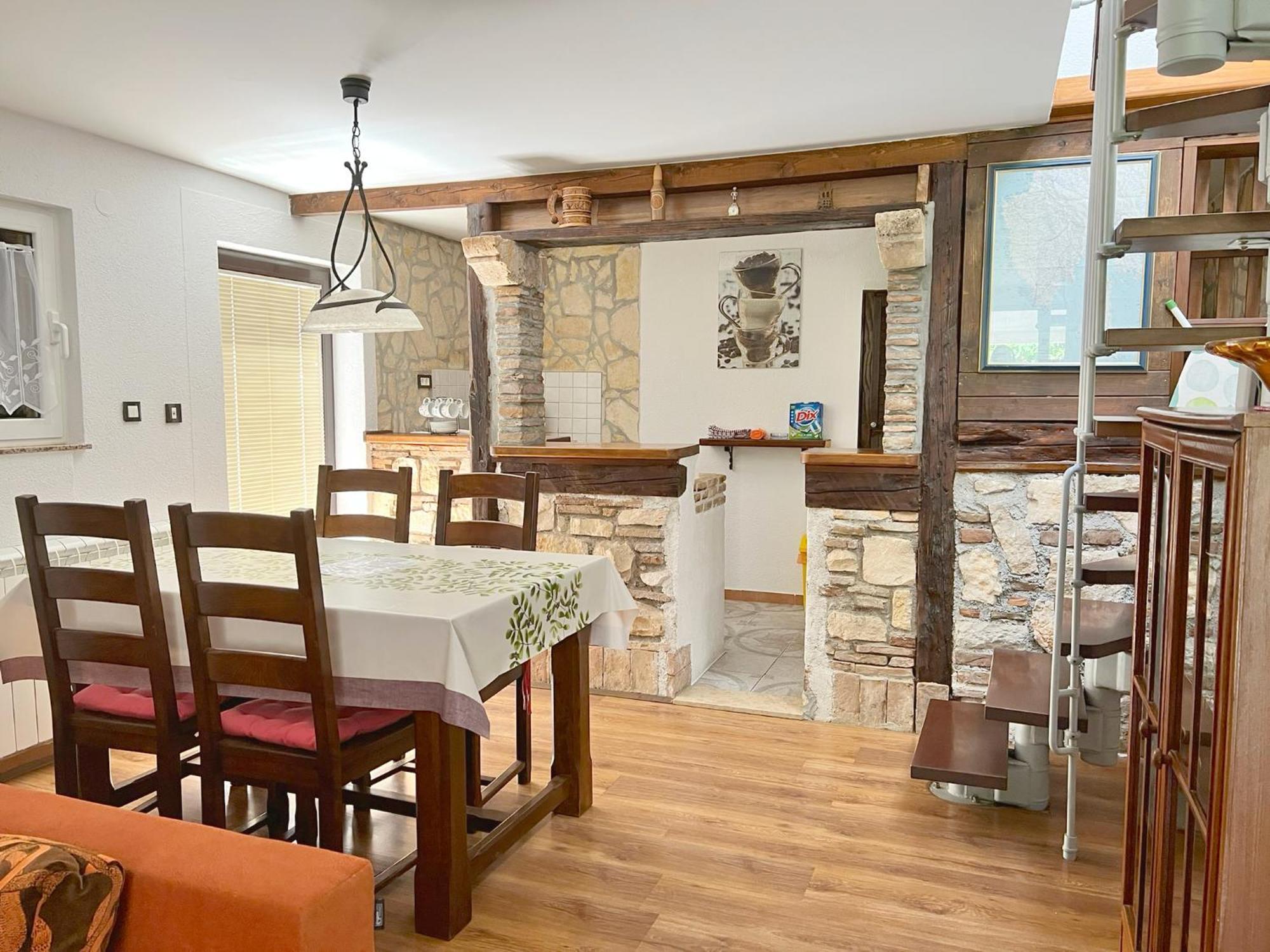 Apartments Ares Ровин Екстериор снимка