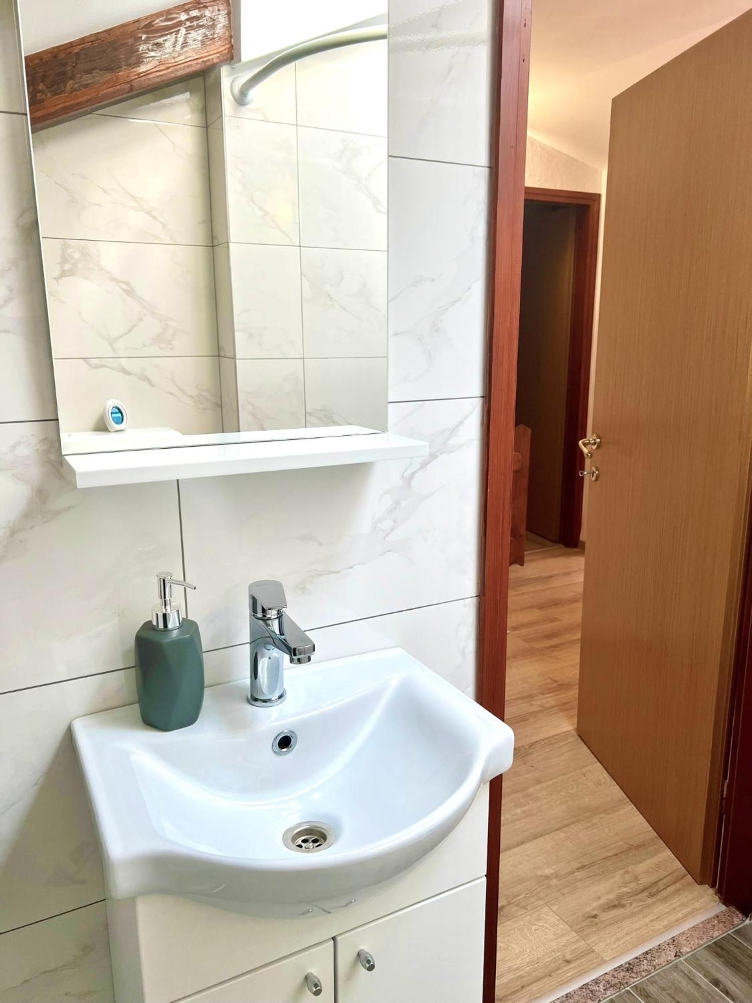Apartments Ares Ровин Екстериор снимка
