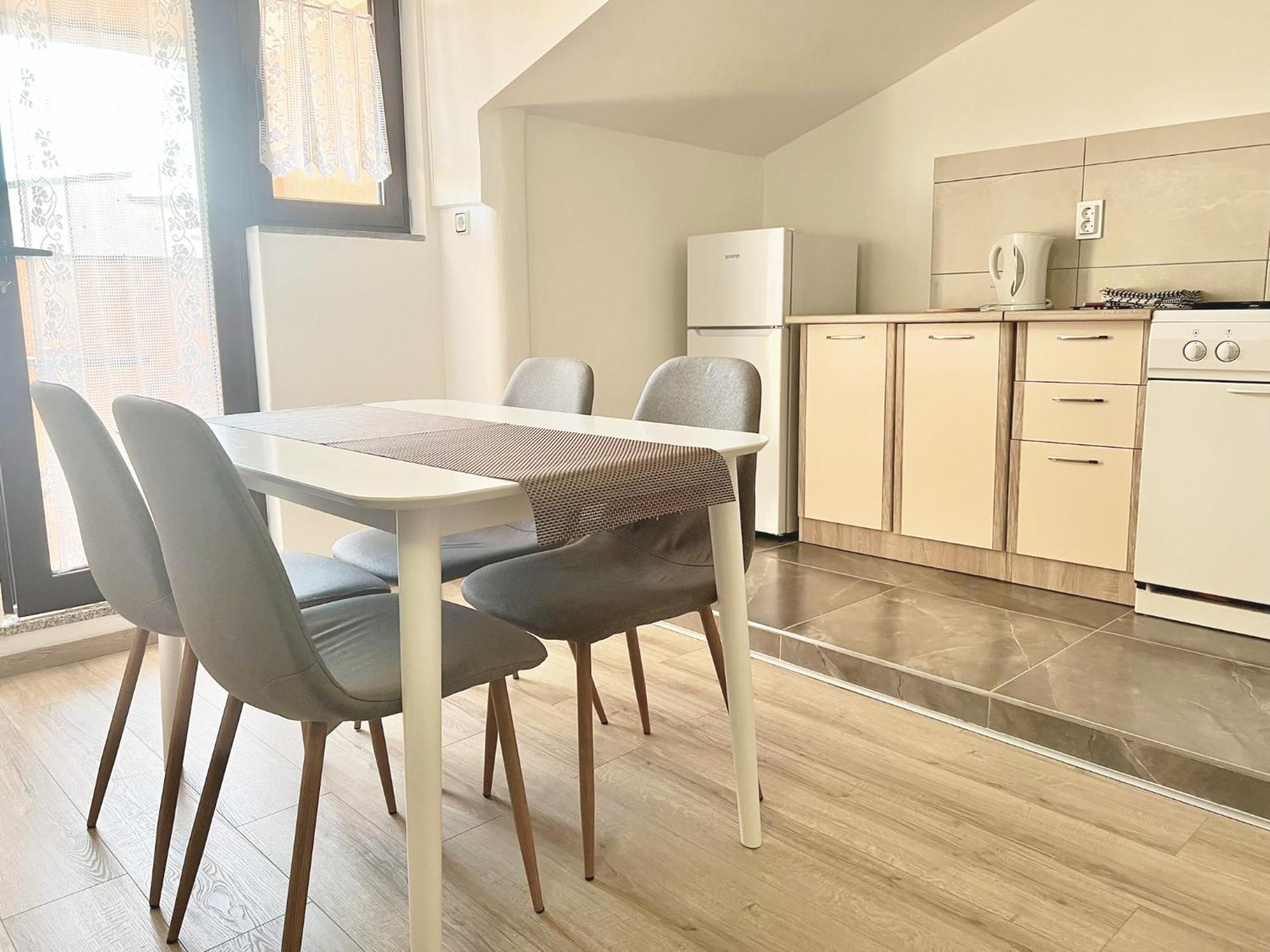 Apartments Ares Ровин Екстериор снимка