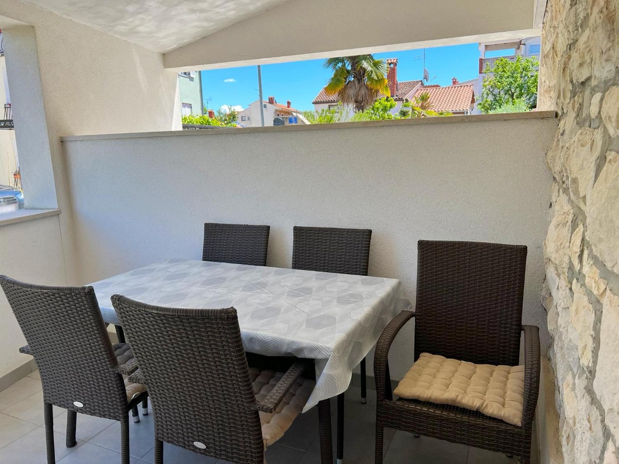 Apartments Ares Ровин Екстериор снимка