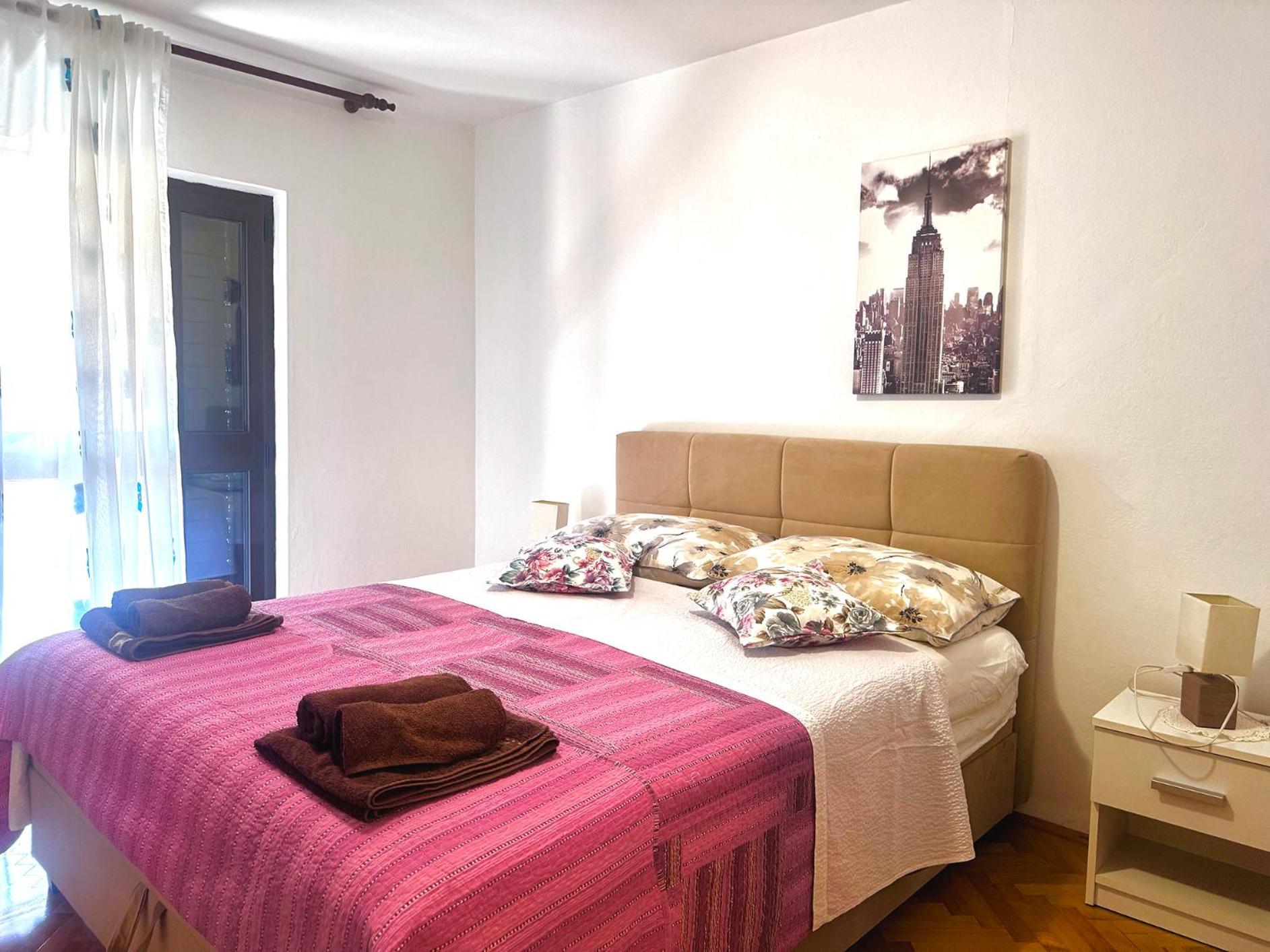 Apartments Ares Ровин Екстериор снимка