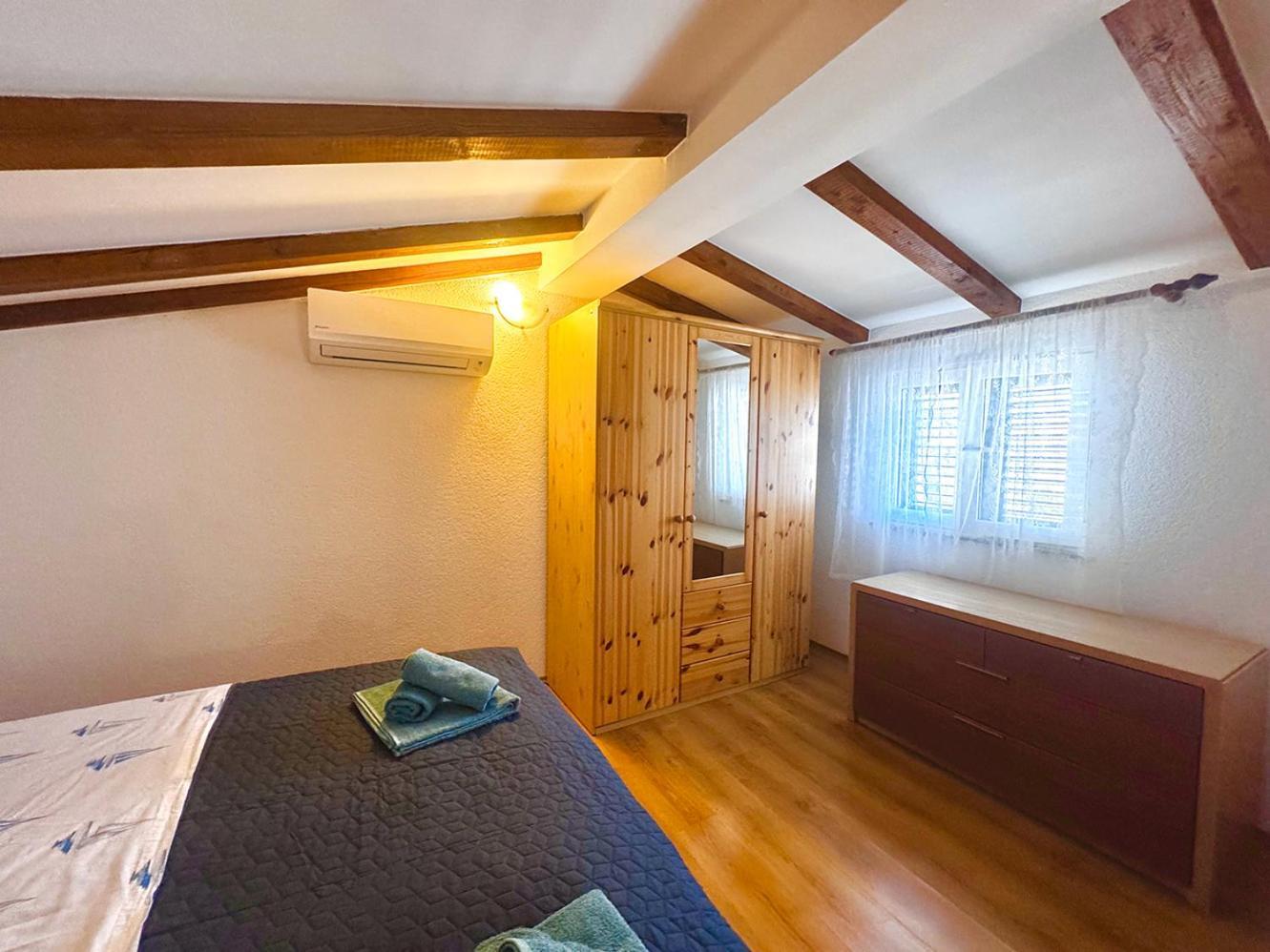 Apartments Ares Ровин Екстериор снимка